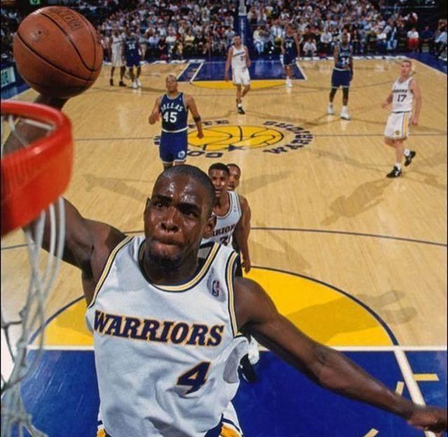 射正率暴跌+机会锐减！TA解析：萨拉赫进攻数据显著下滑（TA解读：萨拉赫进攻数据显著回落，射正率骤降且机会创造锐减）