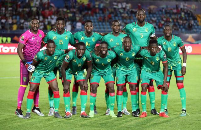 篮球湖人全队配合默契提升（湖人全队配合日益默契）