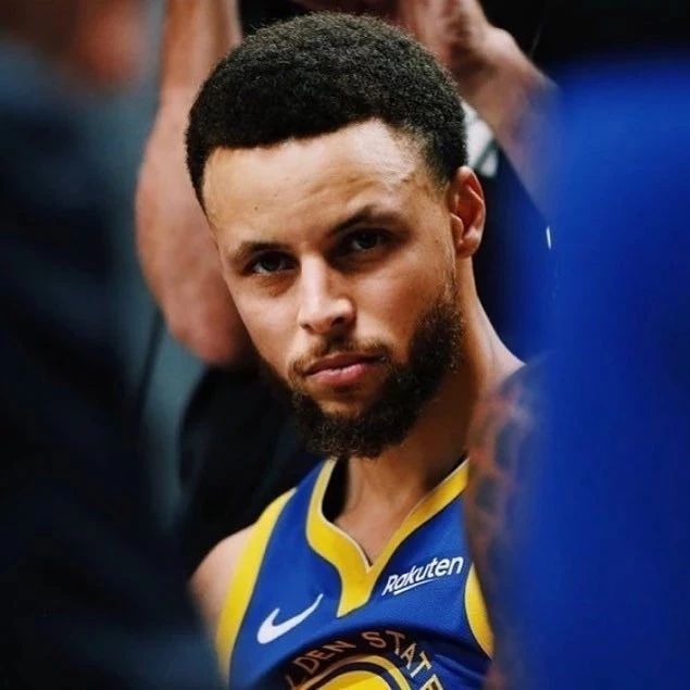 表现不错！萨格斯半场10中5得到14分3篮板3助攻（手感不俗！萨格斯半场10投5中砍下14分3篮板3助攻）