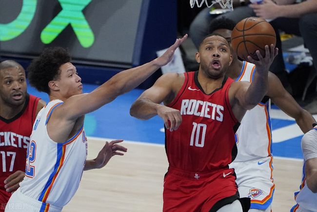 曝曼联愿1亿签安德森，不惜代价与曼城抢人！拉爵力挺阿莫林加速重建（传曼联愿砸1亿签安德森，誓与曼城抢人；拉爵力挺阿莫林推动重建提速）